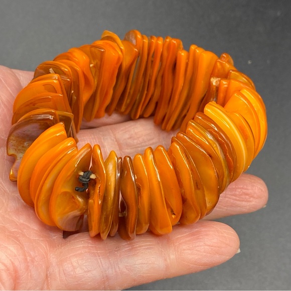 Chunky Dyed Shell Bracelet Orange Stretchy Boho Nautical Beachy - Picture 4 of 8